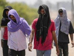 Bak ‘Neraka Bocor’, India Dilanda Suhu Panas 45 Derajat Celcius