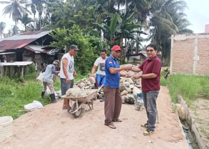 Mastilizal Aye Wakafkan Tanah Bangun Mushalla