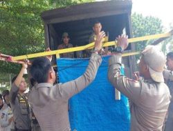 Satpol PP Angkut Gerobak PKL di Padang, Ternyata Ini Alasannya!