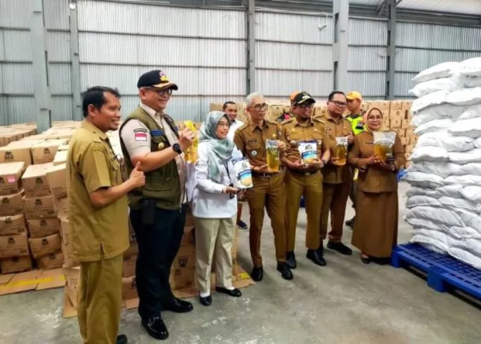Pemko Bersama Bulog Pastikan Ketersedian Bahan Pangan untuk Kota Padang