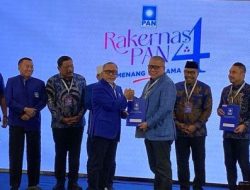 PAN Serahkan SK Dukungan Epiyardi Asda Maju Pilgub Sumbar