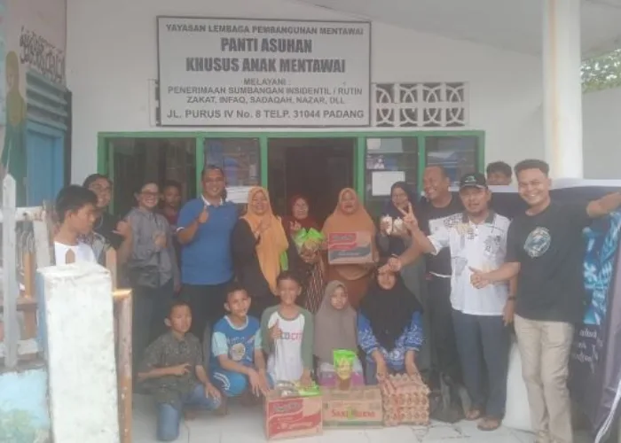 Sahabat CleanSpark Kota Padang Serahkan Bantuan, Budi Syahrial: Kita Berbagi Kesejahteraan