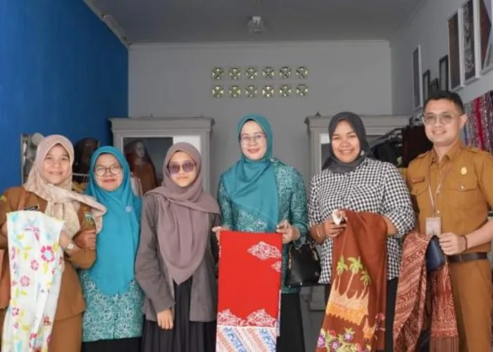 Pj Ketua Dekranasda Lakukan Pembinaan ke Sejumlah Perajin