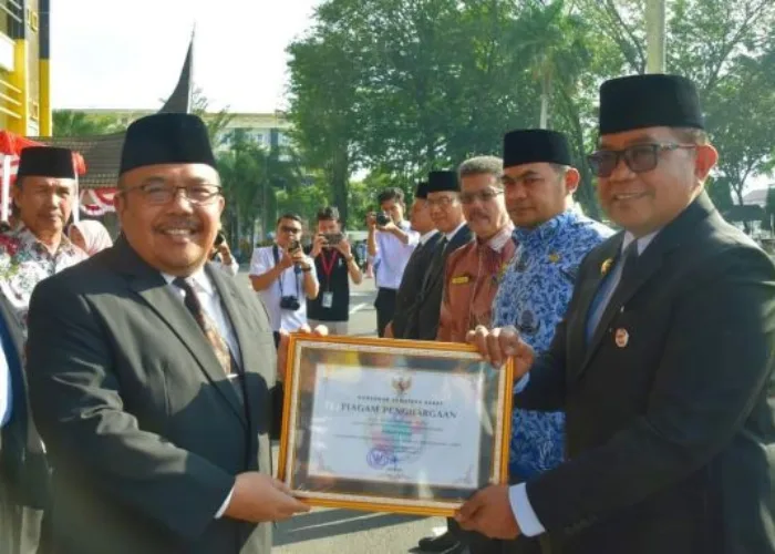 Berikan Kemudahan Akses Pembiayaan Koperasi dan UKM, Pemko Padang Raih Penghargaan
