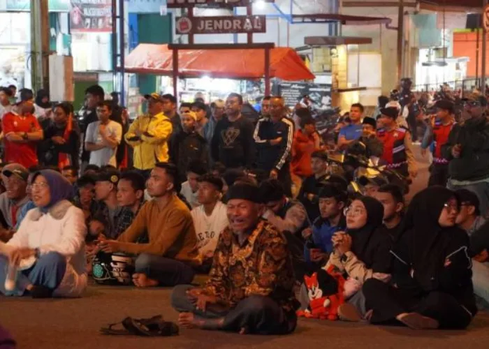 Nobar Videotron, Ribuan Warga Padang Panjang Jadi Saksi Kemenangan Timnas U-19