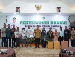 Pj Wako Sonny Serahkan Hadiah Lomba Gerakan Tanam Cabai