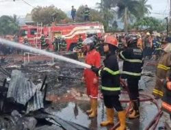 Warung Makan di Padang Hangus Dilahap Jago Merah