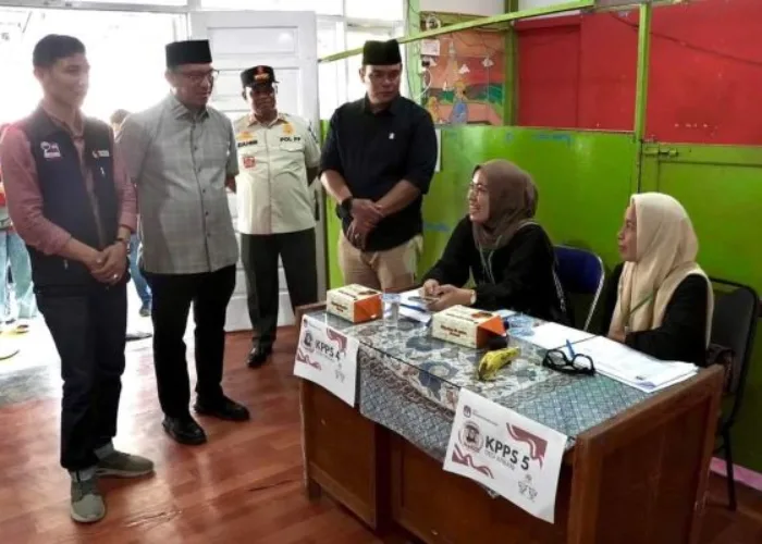 Pastikan Kelancaran PSU DPD RI, Pj Wako Sonny Bersama Forkopimda Tinjau TPS