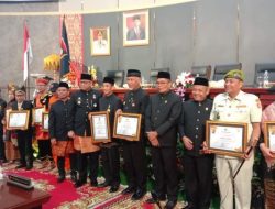 Termasuk Gubernur, Berikut 12 Tokoh Kehormatan Penerima Pin Emas HJK Padang