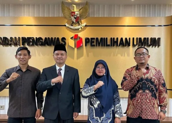 Agus Salim Dilantik Sebagai PAW Anggota Bawaslu