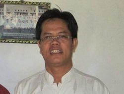Akrobat Elit dan Kepentingan Rakyat