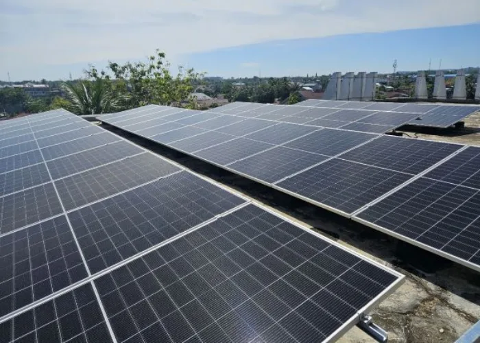 Menuju Tranformasi Energi Hijau, PLN Icon Plus dan Bank Riau Kepri Syariah Tinjau PV Rooftop di Bangkinang