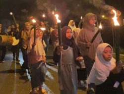 Peringati Maulid Nabi, Warga RT 08 Busur Gelar Pawai Obor