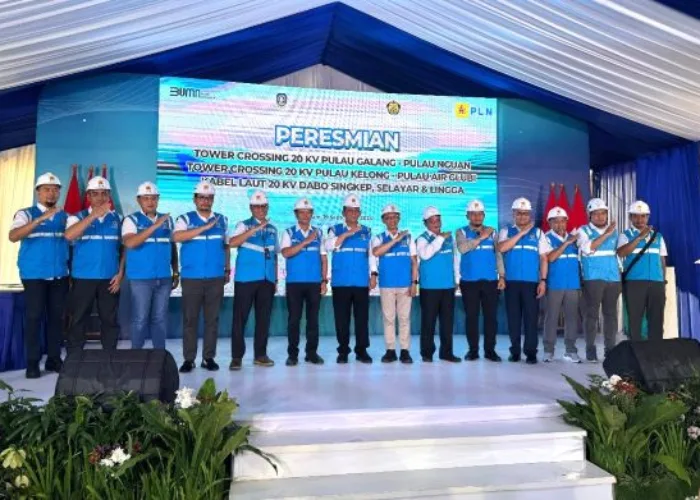 Hadirkan Komunikasi Tanpa Batas, PLN Icon Plus Sukseskan Peresmian Tower Crossing & Kabel Laut PLN 20KV Nguan, Air Glubi dan Dabo