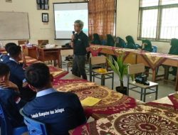 Dukung Dunia Pendidikan, PLN Icon Plus Sumbagteng jadi Guru Tamu Program Vokasi di SMKN 1 Baso