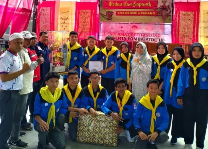 SMAN 6 Padang Raih Juara Umum Lomba Pasang Tandu Darurat Champion III (PTDC III) 2024