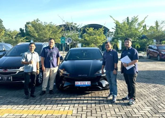 PLN Icon Plus Sumbagteng Dukung Penuh Transformasi Energi Bersih dan Efisiensi Operasional PLN UID Riau-Kepri Melalui Manage Service Mobil Listrik
