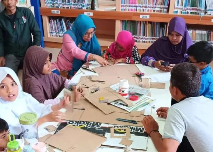 Kelas Kreatif di DPK, Peserta Diajari Olah Barang Bekas Jadi Barang Berkelas