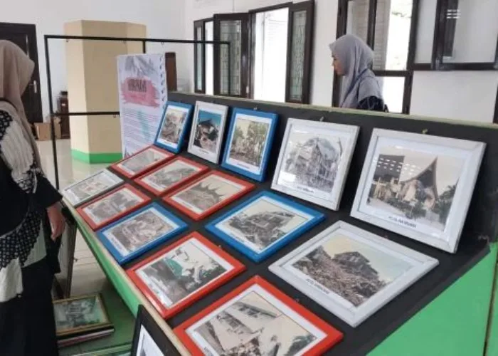 Menelusuri Jejak Sejarah Kota Padang Tempo Doeloe di Galeri Arsip Statis