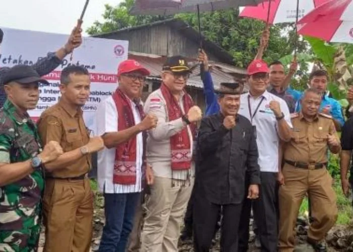 Andree Lakukan Peletakan Batu Pertama Bedah Rumah, Sinergi Pemko – PT Semen Padang