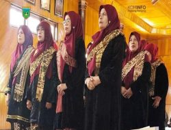 Bundo Rosnisar Dilantik Jadi Ketua Bundo Kanduang Lareh Nan Panjang