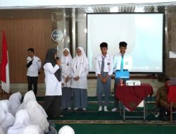 Peringati Sumpah Pemuda, KPU Ajak Siswa SMAN 1 Padang Panjang Nobar “Tepati Janji”