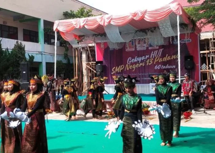 Komitmen Pemko Padang Lengkapi Sarana dan Prasana di Semua Sekolah