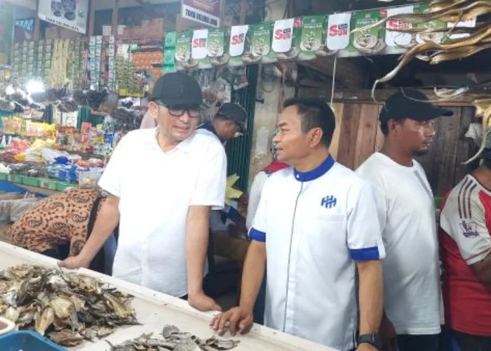 Hendri Septa – Hidayat Kunjungi Pasar Alai, Pedagang dan Warga Suka Cita