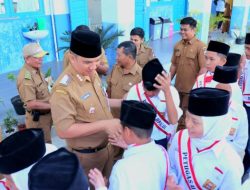 Jadi Pembina Upacara di SMPN 47, Camat Nofiandi Ajak Siswa Bisa Menjaga Diri