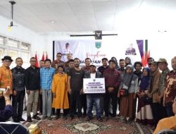 Pj Wako Sonny Serahkan Bantuan Sosial untuk Kelompok Rentan