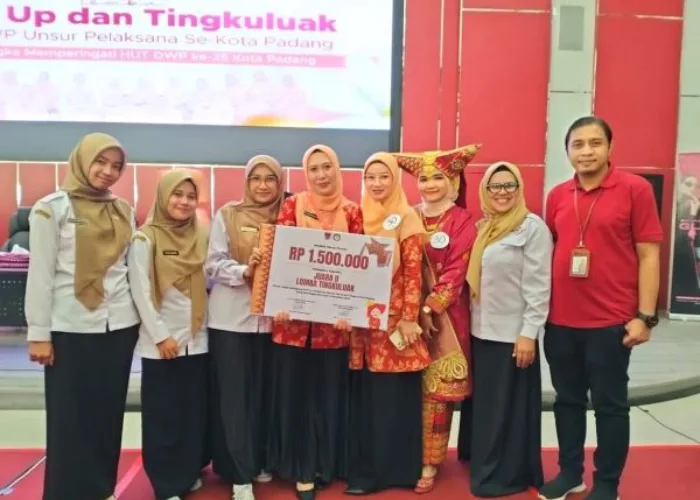 Perempuan Bertingkuluak Dinas Kominfo Sabet Juara II