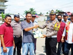 Satlantas, BPJN dan Dishub Dharmasraya Beri Rompi Lalu lintas pada Petugas Buka Tutup