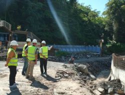 Pj Wako Sonny Tinjau Progres Perbaikan Jalan Lubuk Mata Kucing dan Jembatan Tanjung