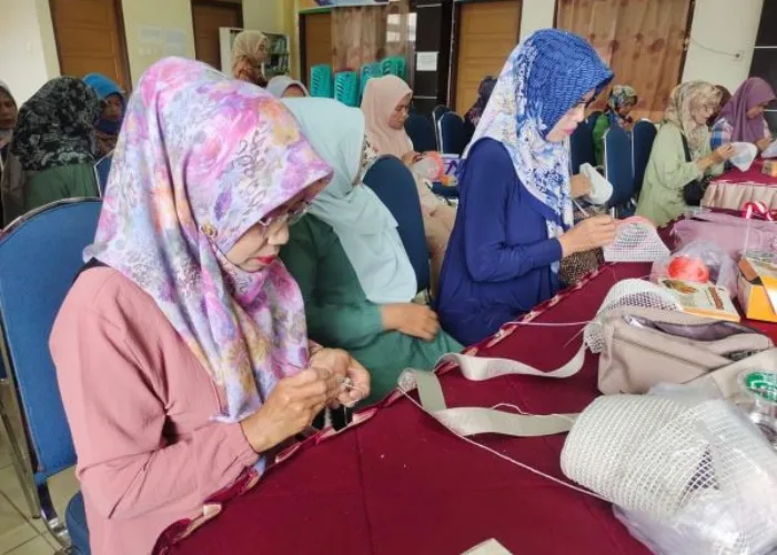 Rumah BUMN Gelar Workshop Merajut di Gumala