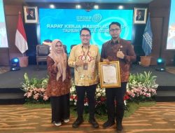 Padang Panjang Terima Penghargaan Kontributor SP2KP Berkinerja Unggul 2024