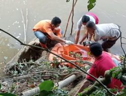 Tim Inafis dan Polsek Sitiung Evakuasi Jasad Bayi Hanyut di Sungai Jorong Pisang Rebus