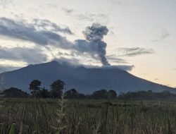Masih Berstatus Waspada, Bupati Imbau Masyarakat Hindari Aktivitas di Sekitar Gunung Marapi