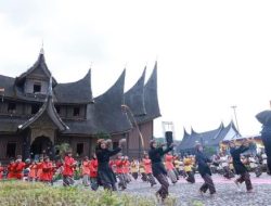Festival Pesona Minangkabau Pukau Pengunjung Gelaran Budaya di Istano Basa Pagaruyung