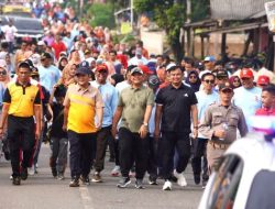 Ribuan Warga Dharmasraya Ikuti Jalan Santai Bersama Bupati Sutan Riska