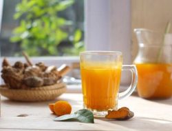 Benar Nggak Sih, Minum Kunir Asam Bikin Rahim Kering Saat Haid?