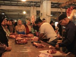 Jelang Ramadan, Daging dan Bumbu Rendang Laris Manis di Pasar Pusat