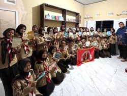 Peringati Hari Pramuka Sedunia, Pramuka Undhari Gelar Aksi Peduli Literasi