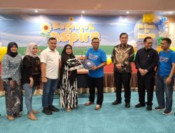 Keluarga (Alm) Nukman Bur Hibahkan Mobil Ambulance untuk Komunitas Cahaya