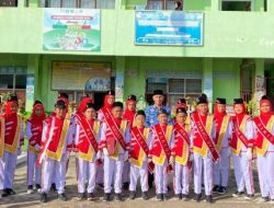 Kadis Pendidikan dan Kebudayaan Tampil Pembina Upacara di SDN Komplek Balai-Balai