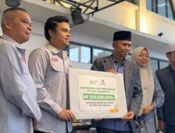 TB Hidayah Padang Panjang Gelar Buka Puasa dan Serahkan Zakat kepada BAZ
