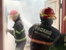 Kebakaran Hanguskan Rumah dan Kontrakan di Ganting Parak Gadang, Kerugian Capai Rp400 Juta