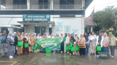 Bantu Warga, Puskesmas Busur Bagikan Takjil dan Sembako