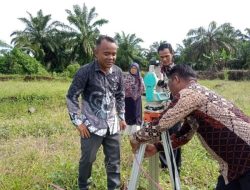 Tim BHR Pasaman Barat Ukur Arah Kiblat SMP Negeri 6 Pasaman