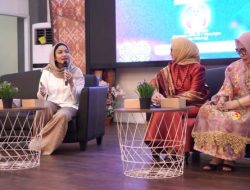 Bupati Annisa Tampil sebagai Pembicara Utama Talk Show Bertema Perempuan Minang Bicara