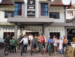 Dekatkan Diri dan Jemput Aspirasi, Bupati dan Wabup JKA-Rahmat Bersepeda Santai di Nagari